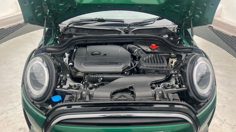 MINI Hatchback 1.5 Cooper Classic 3dr Petrol Hatchback